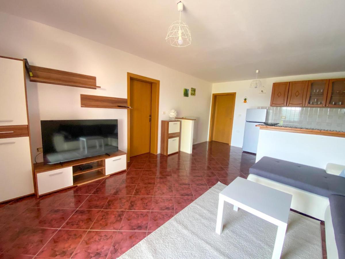 Apartment Moon Pobegi Exterior photo