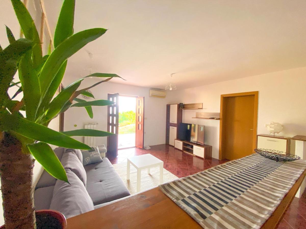 Apartment Moon Pobegi Exterior photo