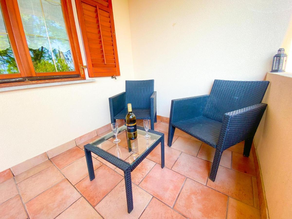 Apartment Moon Pobegi Exterior photo